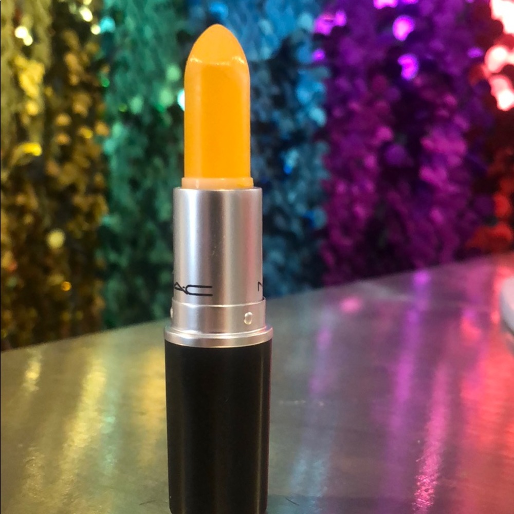 Gold XIXI Mac Lipstick